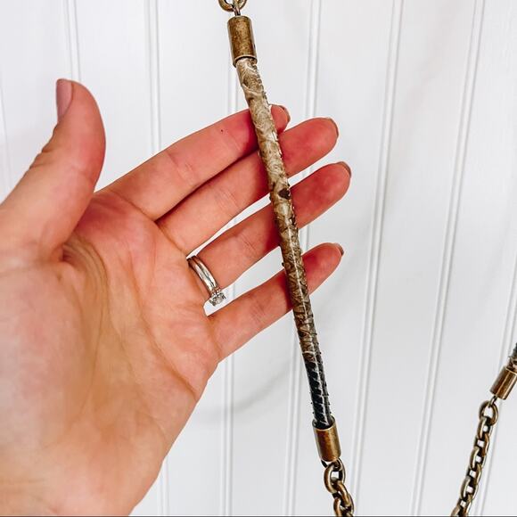 Burberry Snake Embossed Chain Long Necklace - Picture 3 of 6